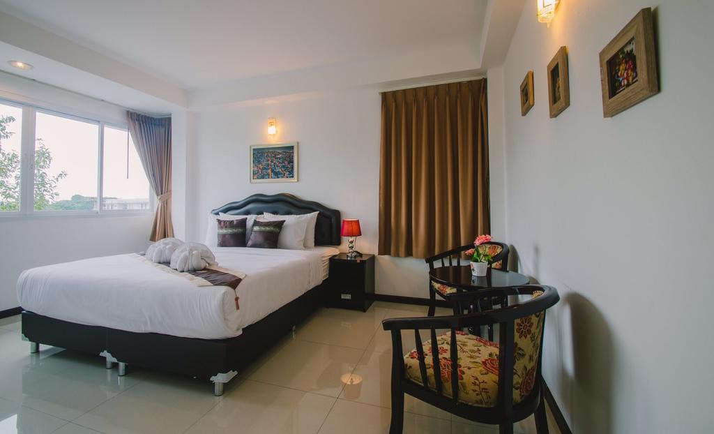 Th Beach Hotel Hua Hin Ngoại thất bức ảnh