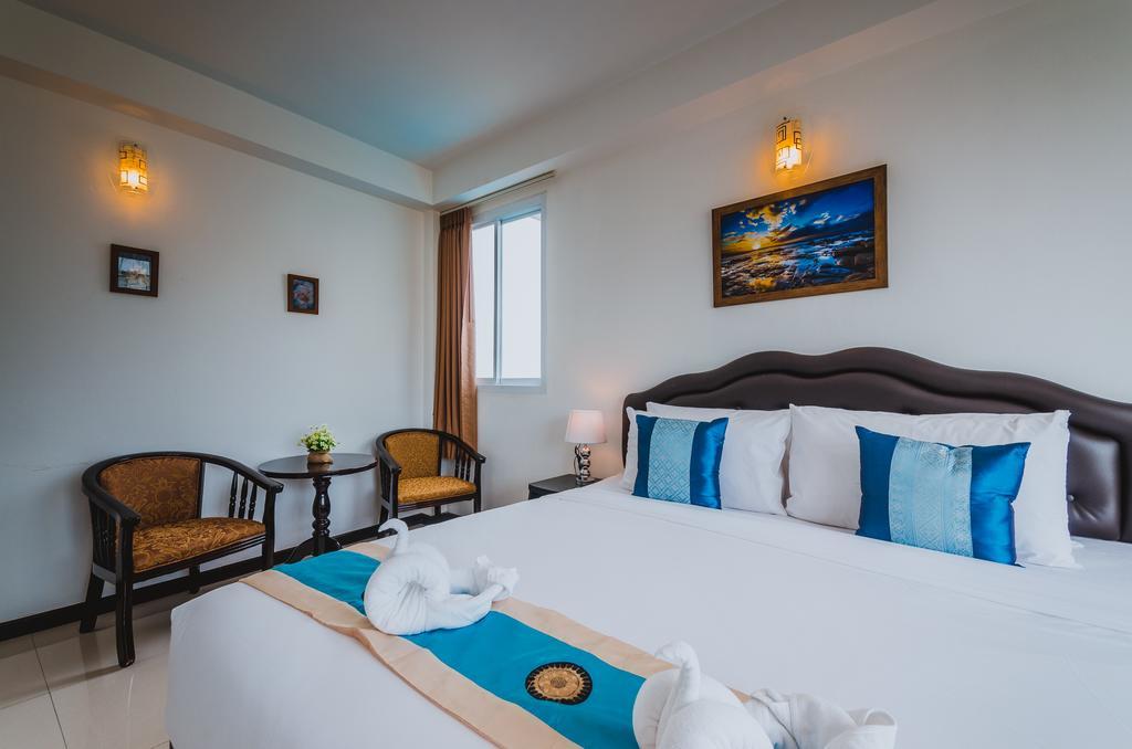 Th Beach Hotel Hua Hin Ngoại thất bức ảnh